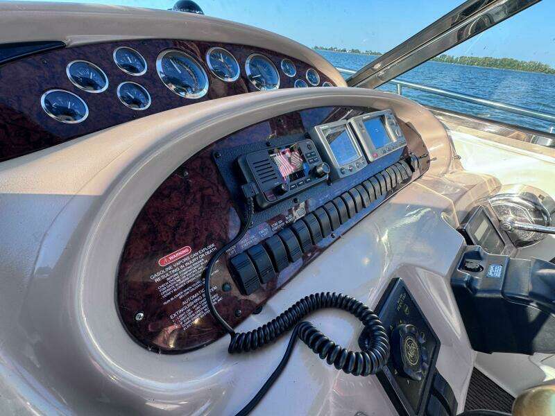 2001 Sea Ray 380 Sundancer