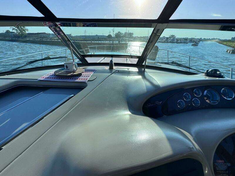 2001 Sea Ray 380 Sundancer