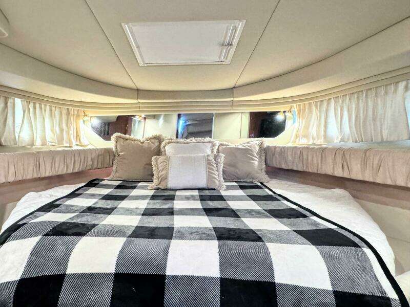 2001 Sea Ray 380 Sundancer