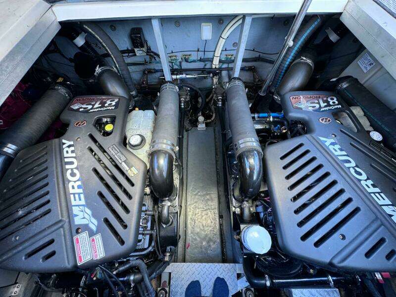 2001 Sea Ray 380 Sundancer