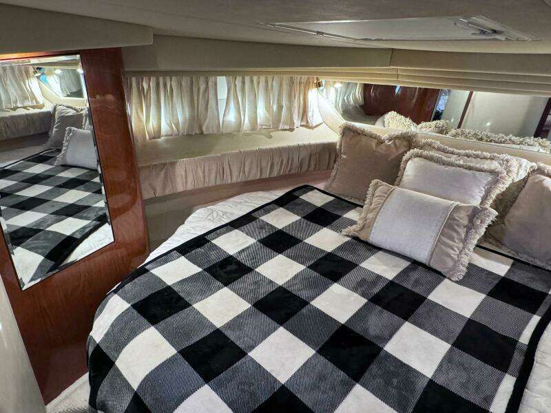 2001 Sea Ray 380 Sundancer