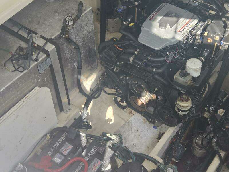 2010 Sea Ray 330 Sundancer