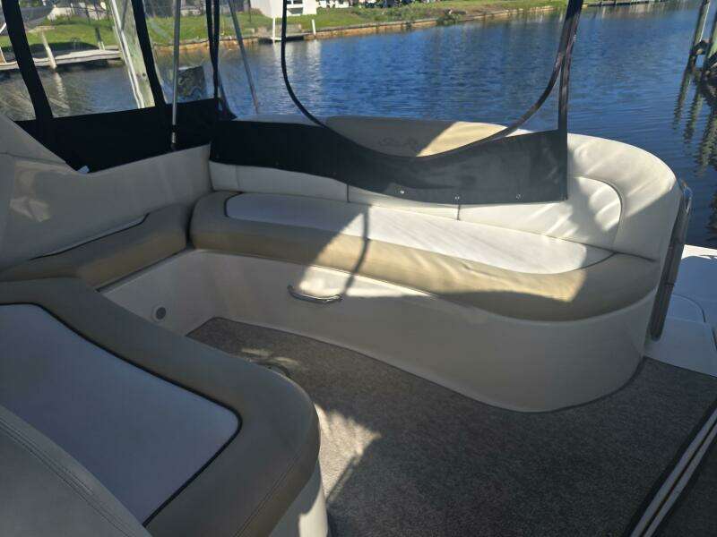 2010 Sea Ray 330 Sundancer