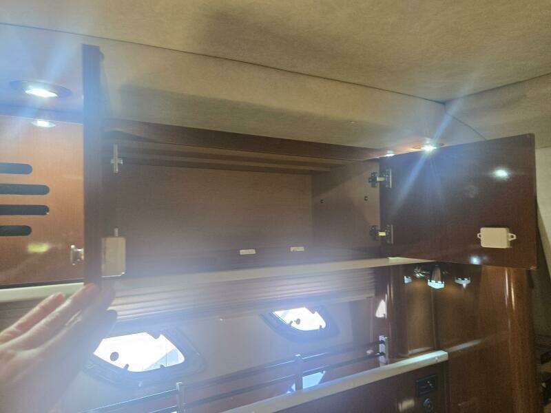 2010 Sea Ray 330 Sundancer