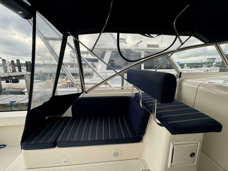 2005 Mainship Pilot 34 Rum Runner II