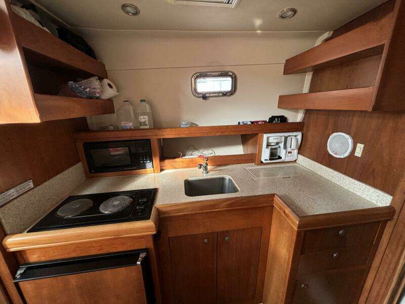 2005 Mainship Pilot 34 Rum Runner II