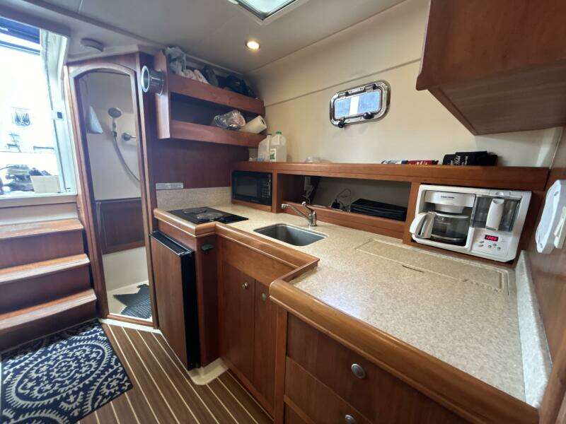 2005 Mainship Pilot 34 Rum Runner II