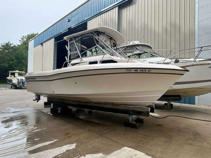 2004 Grady-White Gulfstream 232