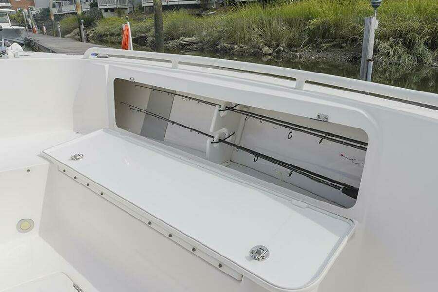 2015 Everglades 295 Center Console