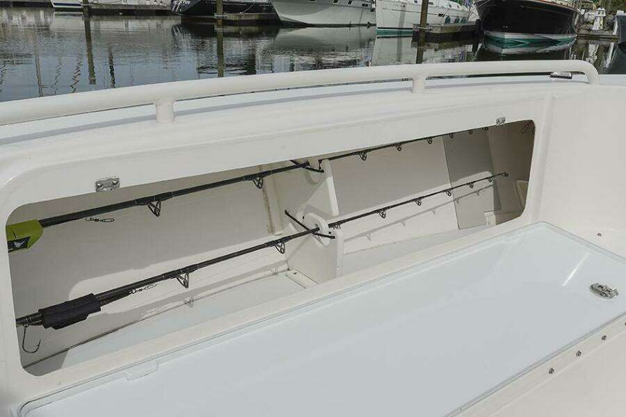 2015 Everglades 295 Center Console