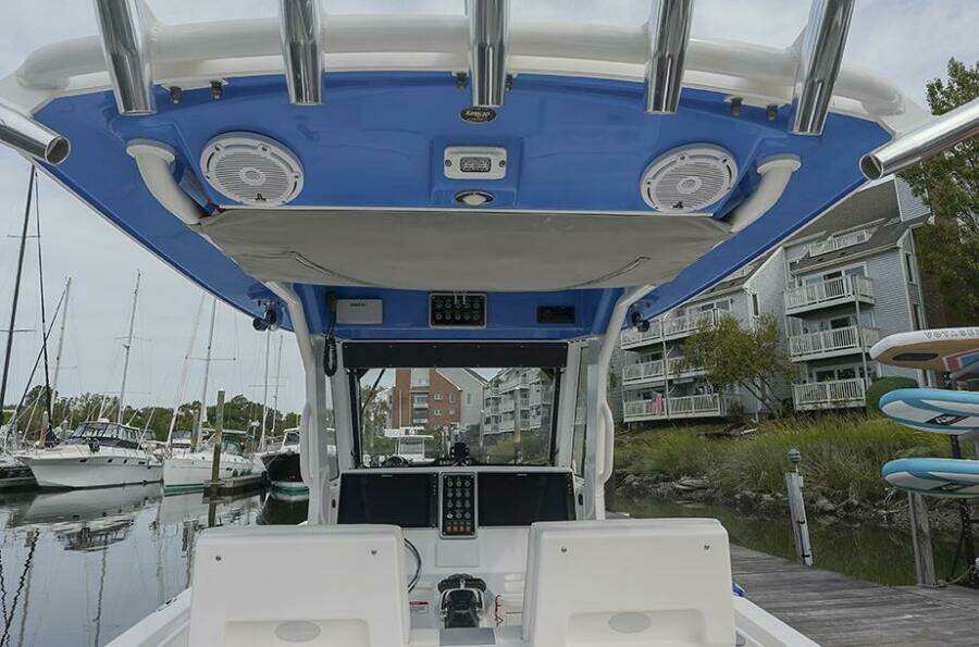 2015 Everglades 295 Center Console