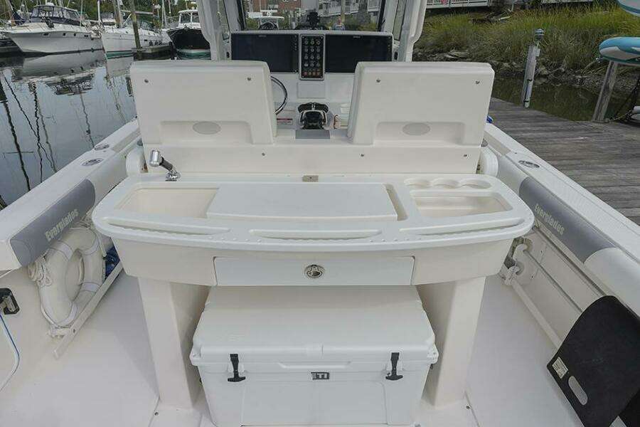 2015 Everglades 295 Center Console