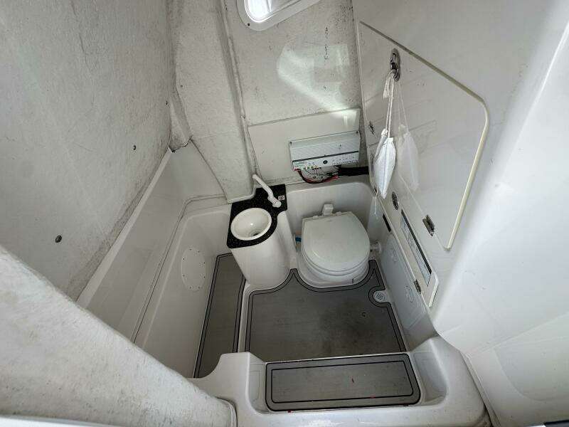 2021 Sea Fox 268 Commander