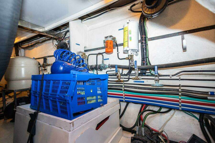 2005 Ocean Alexander Raised Pilothouse Flybridge Sedan