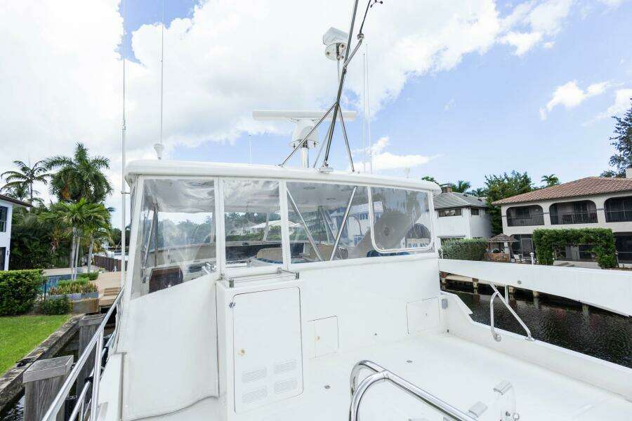 2005 Ocean Alexander Raised Pilothouse Flybridge Sedan