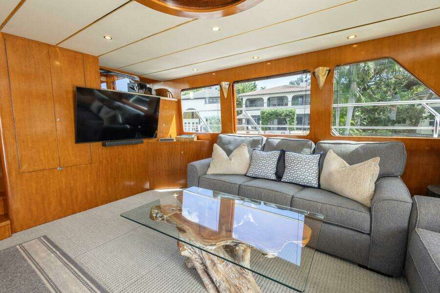 2005 Ocean Alexander Raised Pilothouse Flybridge Sedan