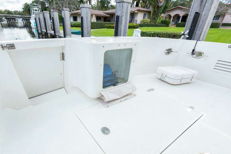 2005 Ocean Alexander Raised Pilothouse Flybridge Sedan