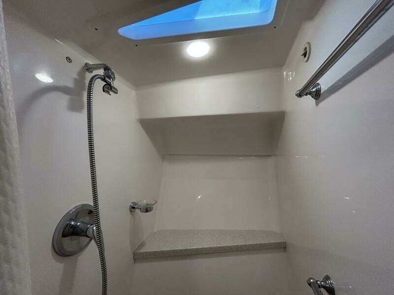 2018 Regal 42 Sport Coupe