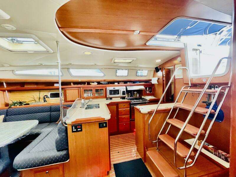2007 Hunter 49