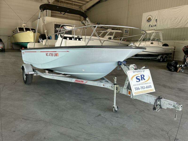 2020 Boston Whaler 