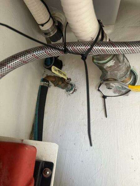 2000 Intrepid 356 Cuddy