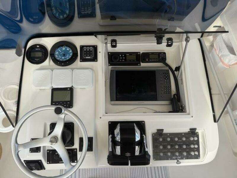 2000 Intrepid 356 Cuddy