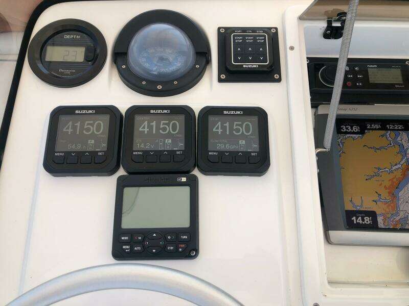 2000 Intrepid 356 Cuddy