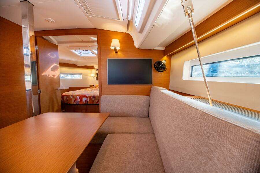 2022 Jeanneau Sun Odyssey 440