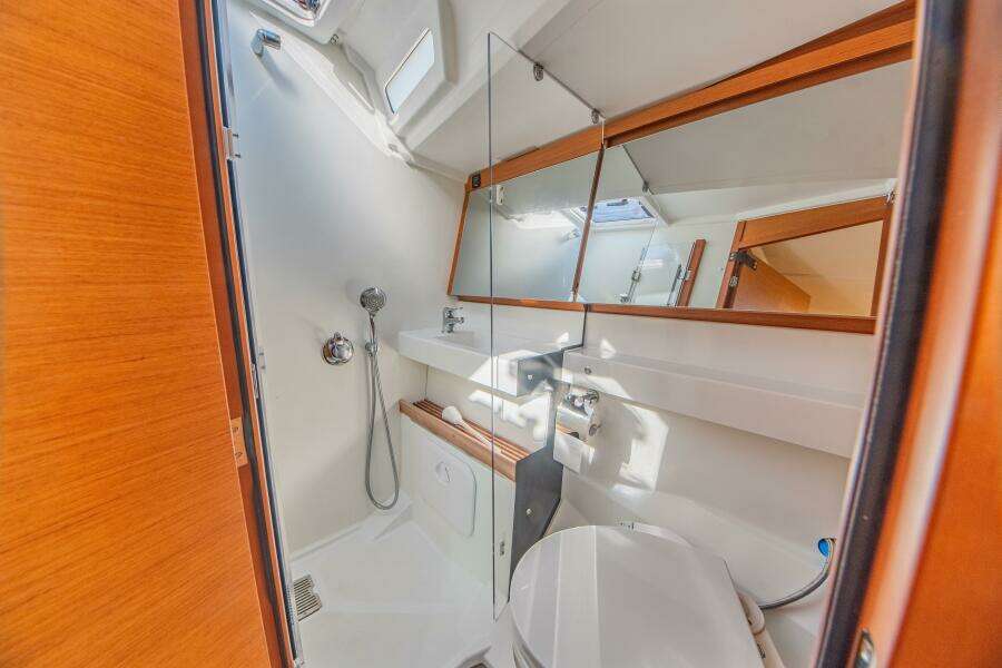 2022 Jeanneau Sun Odyssey 440