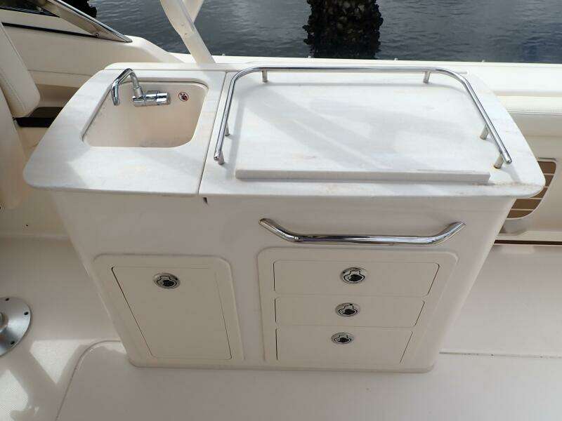 2021 Grady-White 275