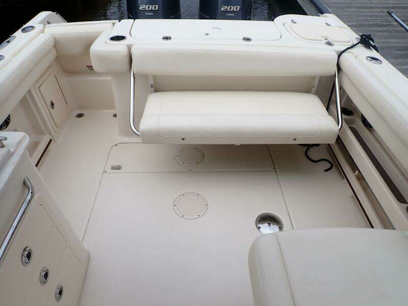 2021 Grady-White 275