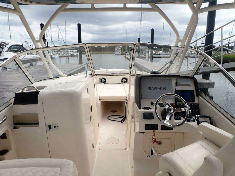 2021 Grady-White 275