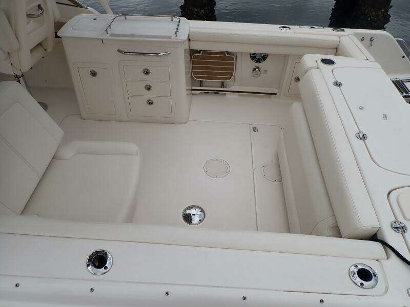 2021 Grady-White 275