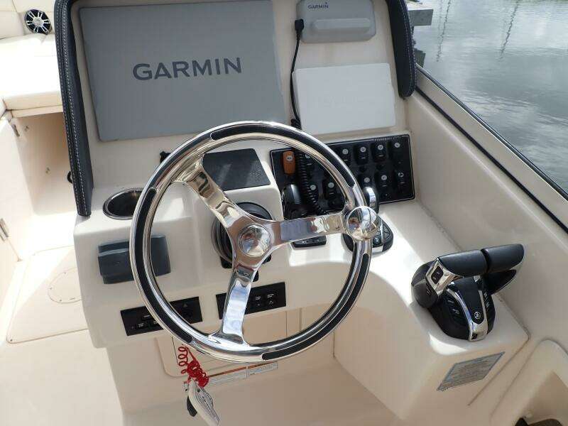 2021 Grady-White 275