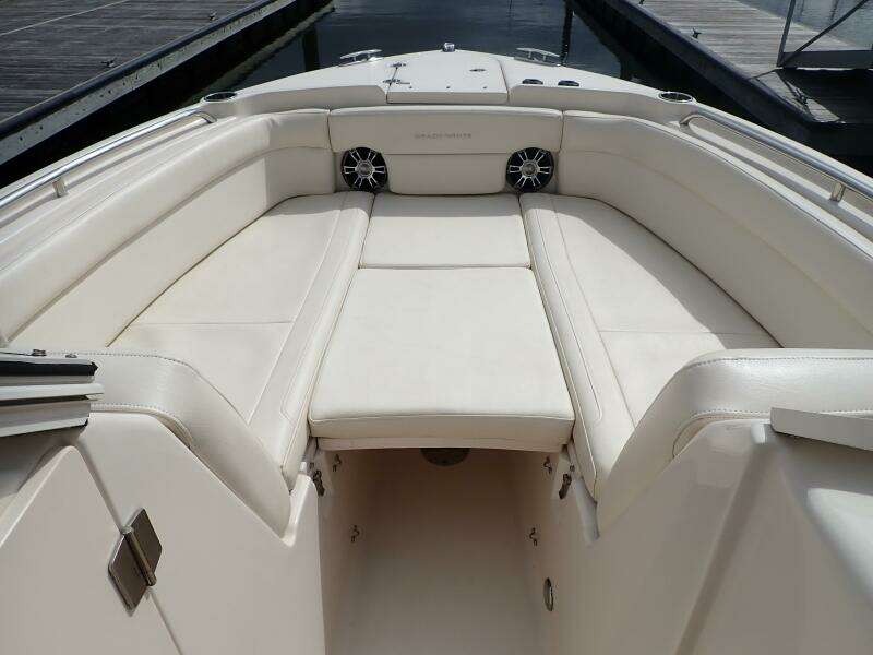 2021 Grady-White 275