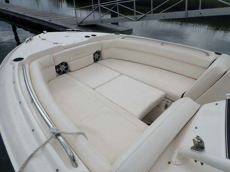 2021 Grady-White 275