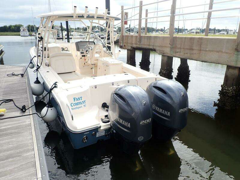 2021 Grady-White 275