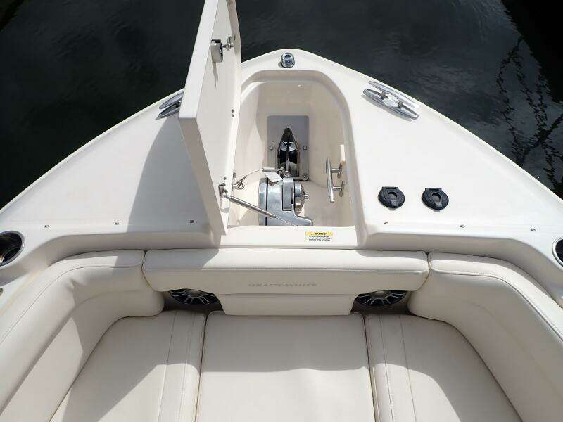 2021 Grady-White 275