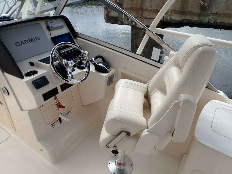 2021 Grady-White 275