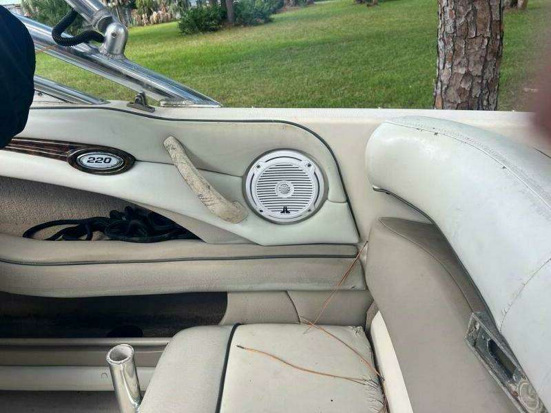 2003 Sea Ray 220 Bow Rider