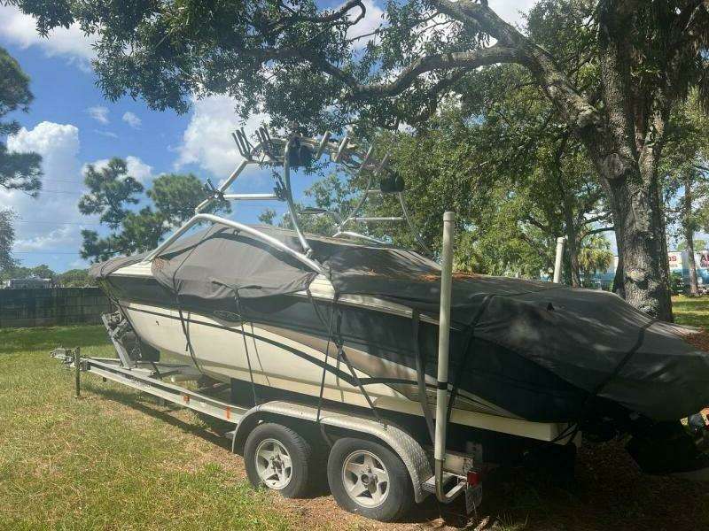 2003 Sea Ray 220 Bow Rider