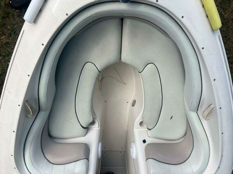 2003 Sea Ray 220 Bow Rider