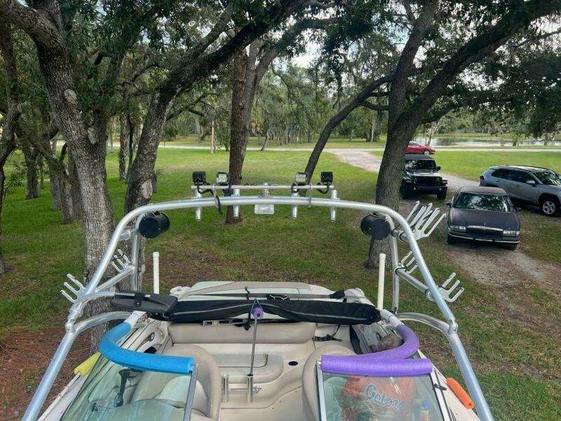 2003 Sea Ray 220 Bow Rider