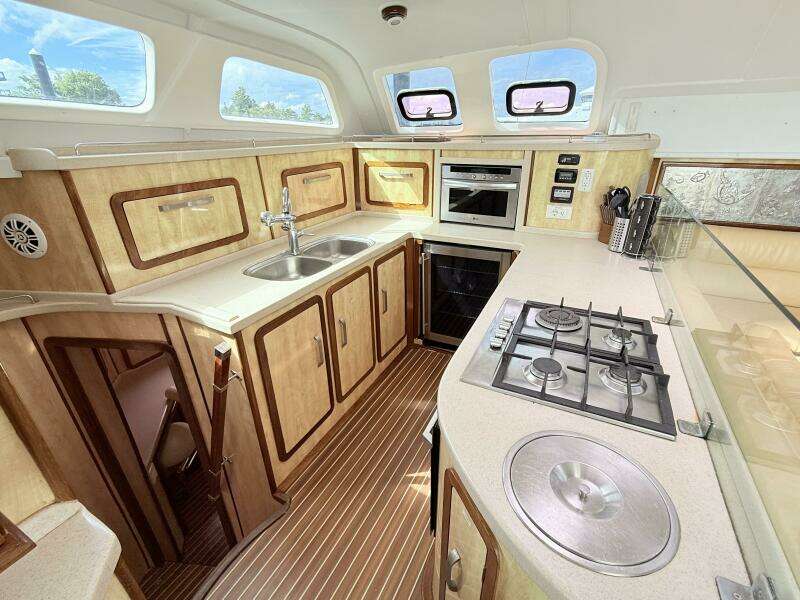 2011 Royal Cape Catamarans Majestic 53