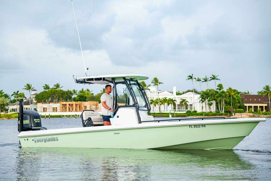 2018 Everglades 243 CC