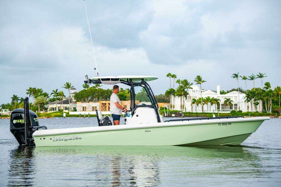 2018 Everglades 243 CC