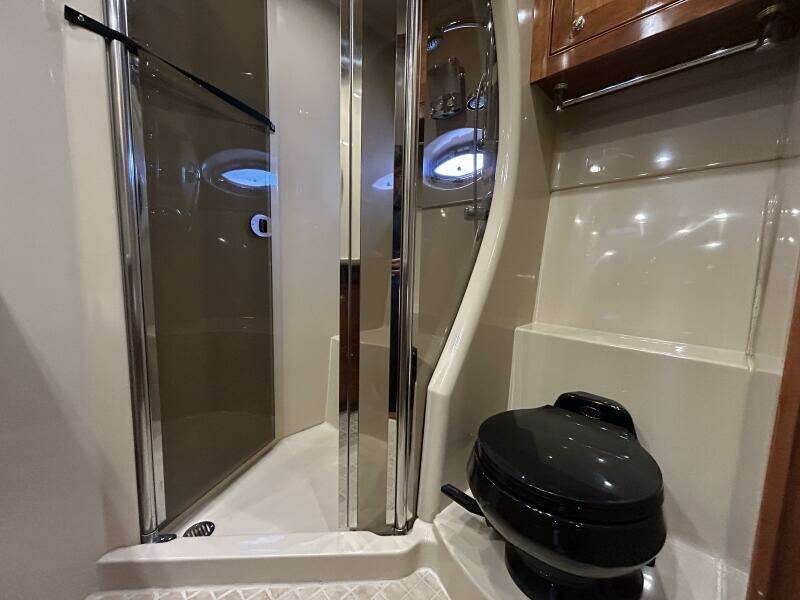 2003 Cruisers Yachts 540 Express