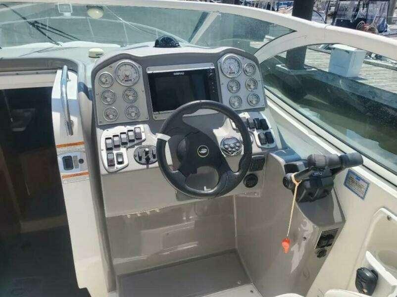 2007 Cruisers Yachts 310 Express
