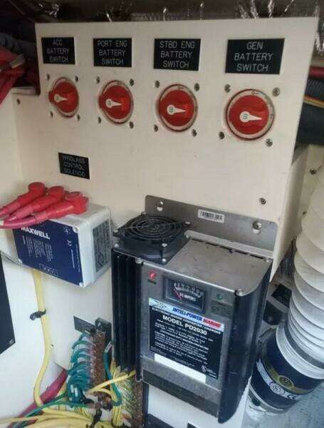 2007 Cruisers Yachts 310 Express