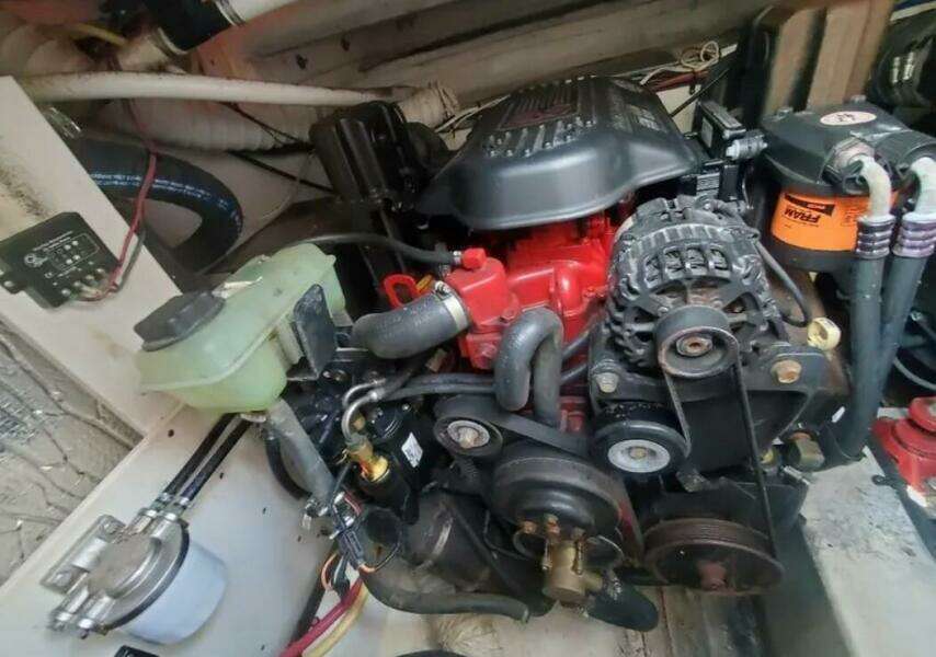 2007 Cruisers Yachts 310 Express